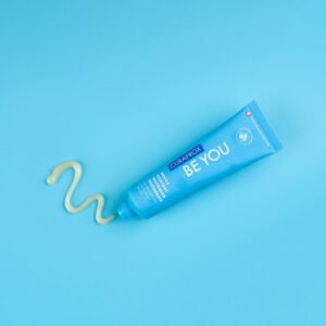 Професійна відбілююча зубна паста зі смаком ожини і лакриці, фтором та комплексом натуральних ферментів Curaprox Be You Blackberry 60ml