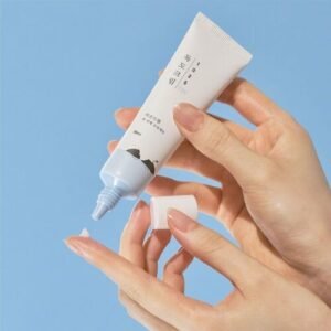 Зволожувальний крем для шкіри навколо очей з олією ши, морською водою, екстрактом ірландського моху та цукрової тростини Round Lab 1025 Dokdo Eye Cream 30ml