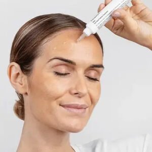 Засіб для боротьби із гіперпігментацією з інкапсул. транексамовою кислотою, азелогліцином, ніацинамідом, койєвою кислотою Transparent Lab P.I.H Sun Spot Fading Treatment 30ml