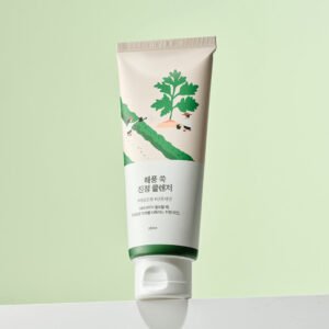 Заспокійлива пінка для очищення шкіри обличчя з морським полином, комплексом 4-cica та аспарагіновою кислотою Round Lab Mugwort Calming Cleanser 150ml