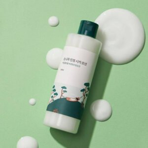 Заспокійливий лосьйон з екстрактом голок сосни, глікопротеїном та екстрактом листя центелли Round Lab Pine Calming Cica Lotion 250ml