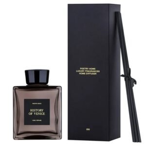 Парфумований дифузор з ароматом гвоздики, гранату, кедрової деревини, пачулі, рожевого перцю, сандал дерева POETRY HOME History Of Venice (cube) 250ml