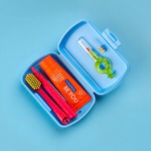 Дорожній набір блакитний (дорожня зубна щітка CS 5460, зубна паста Be You Peach Apricot 10ml, міжзубні йоржики CPS Prime 07 і 09) Curaprox Be You Blue