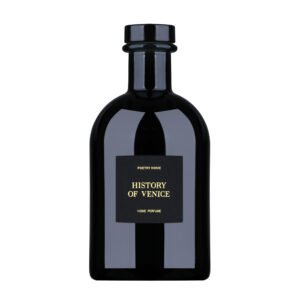 Парфумований дифузор з ароматом гвоздики, гранату, кедрової деревини, пачулі, рожевого перцю, сандалового дерева POETRY HOME History Of Venice 250ml