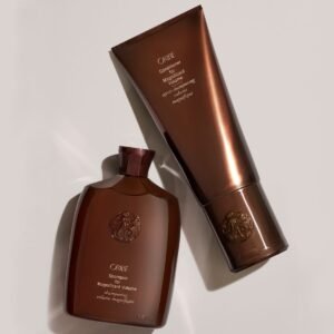 Шампунь для створення об'єму Магія об'єму з екстрактами бурштину, морінги, гідролізованим рослинним протеїном, протеїнами кератину Oribe Shampoo for Magnificent Volume 250ml