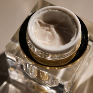 Антивіковий крем на основі діамантового колоїду з пептидом, ніацинамідом, комплексом із чотирьох грибів, вітаміном С Newland All Nature Airfrais Dia Energy Cream 50g